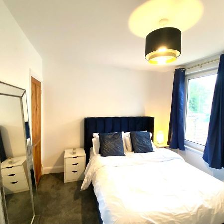 Medway Getaway - 3 Bed Home With Luxury Bathroom Chatham  Esterno foto