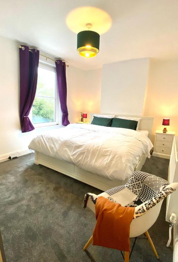 Medway Getaway - 3 Bed Home With Luxury Bathroom Chatham  Esterno foto